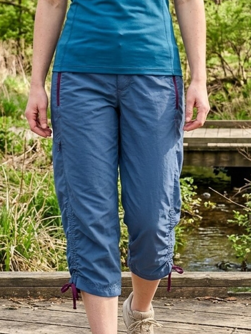 Eddie Bauer First Ascent Women's Blue Supplex Nylon Crop Cargo Pants Size 2